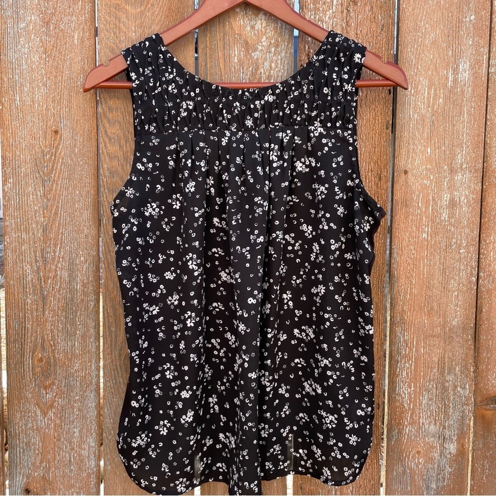 ELLE Women’s Black White Floral Sleeveless Blouse Dress Shirt Size Medium